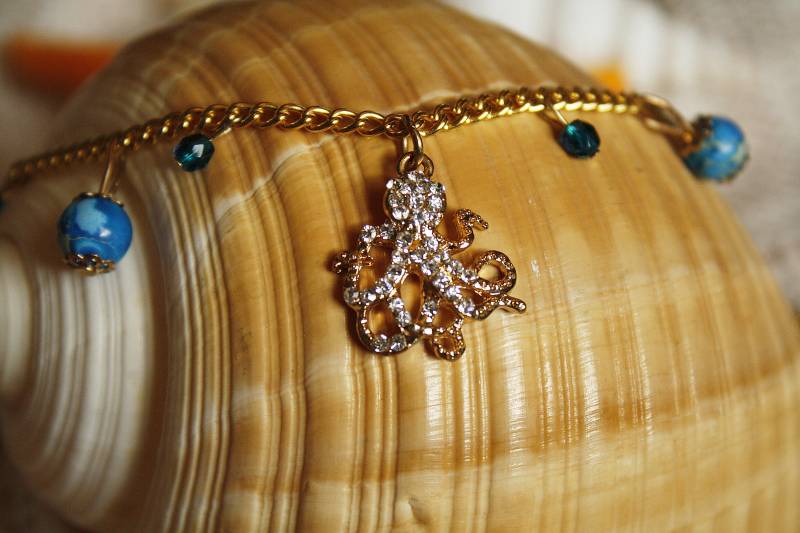 strass Oktopus Anhänger Mit Aqua Terra Jaspis strass Oktopus Anhänger Mit Aqua Terra Jaspis von GhostFoxCreations