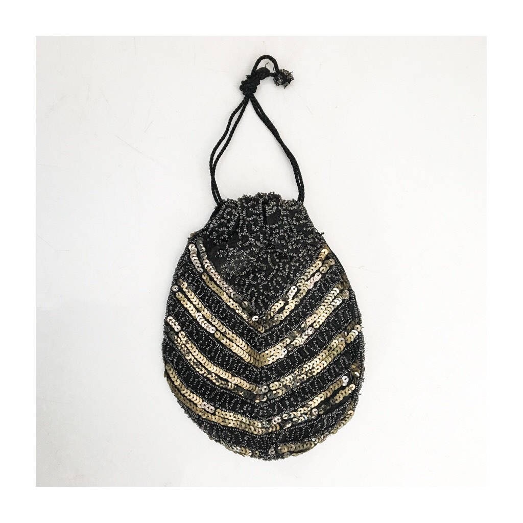 1920S Art Deco Reticule Betteltasche/Antik Perlen Kordelzug Tasche Vintage Satchel Sack Gold Pailletten & Microbeaded Handmade in Belgium von GhostRabbitsVintage