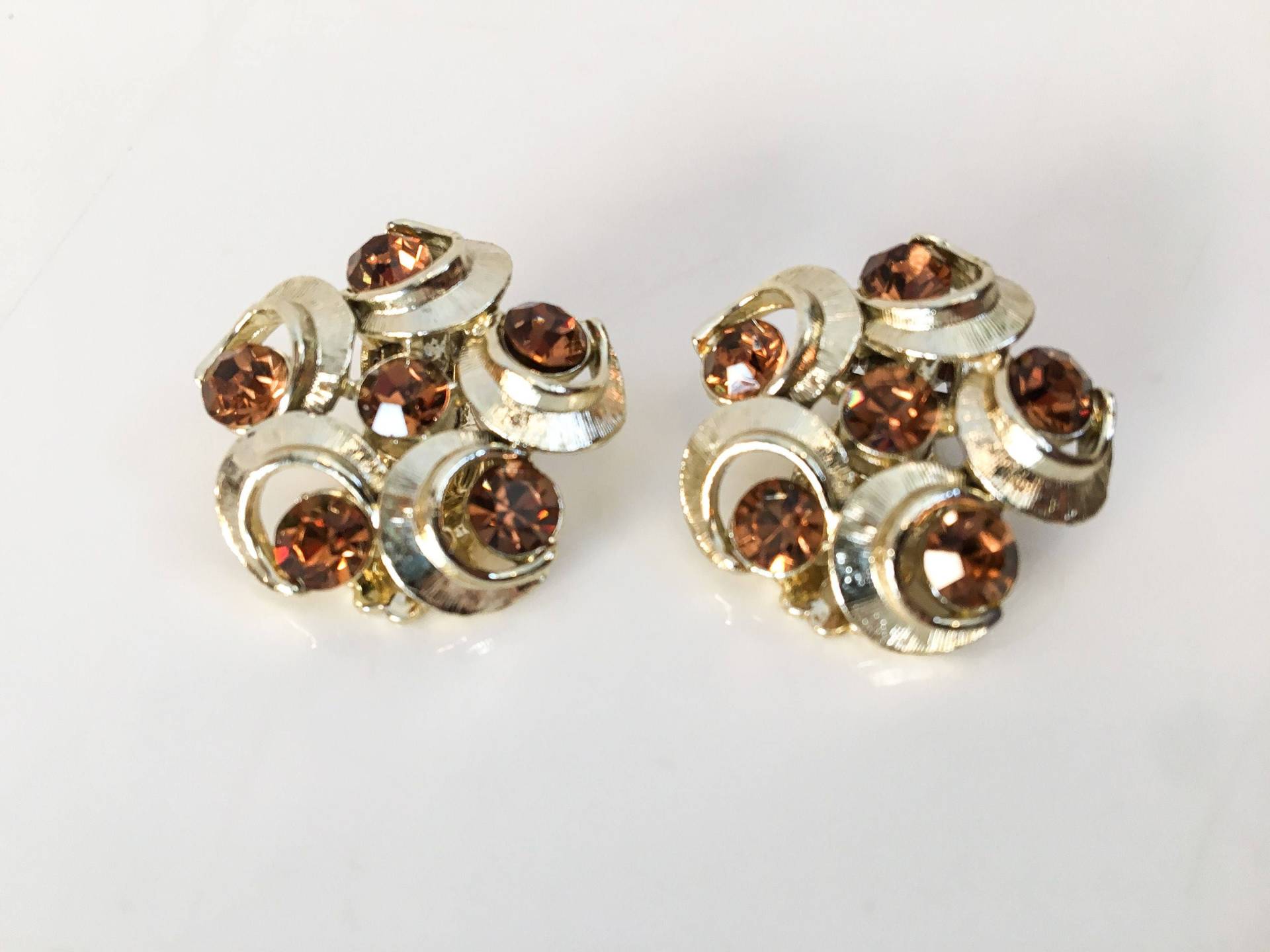 Mid Century Clip Auf Strass Ohrringe/Silber & Kupfer Kristall 50Er Jahre 60Er Und Gold Kristalle von GhostRabbitsVintage