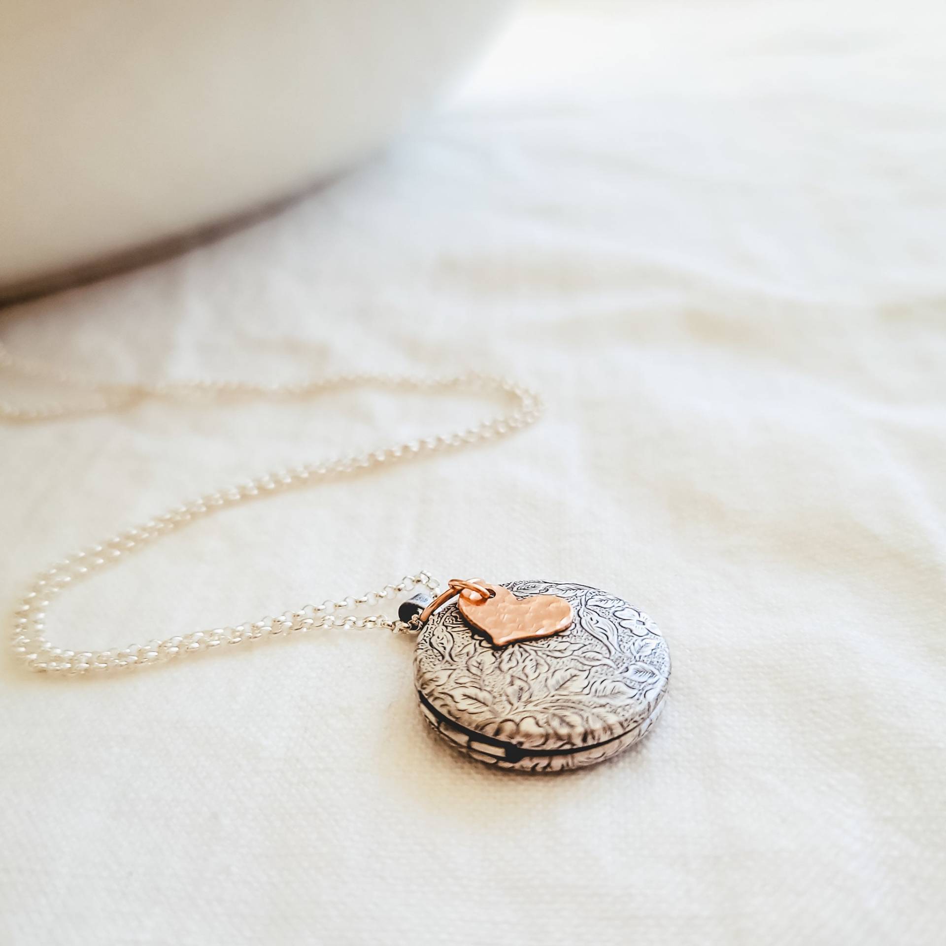 Dainty Rose Gold, Gold Oder Silber Medaillon Halskette -Medaillon Mit Bild-Medaillon Halskette-Floral Medaillon-Antik Silber-Rosegold von GiGisPetals