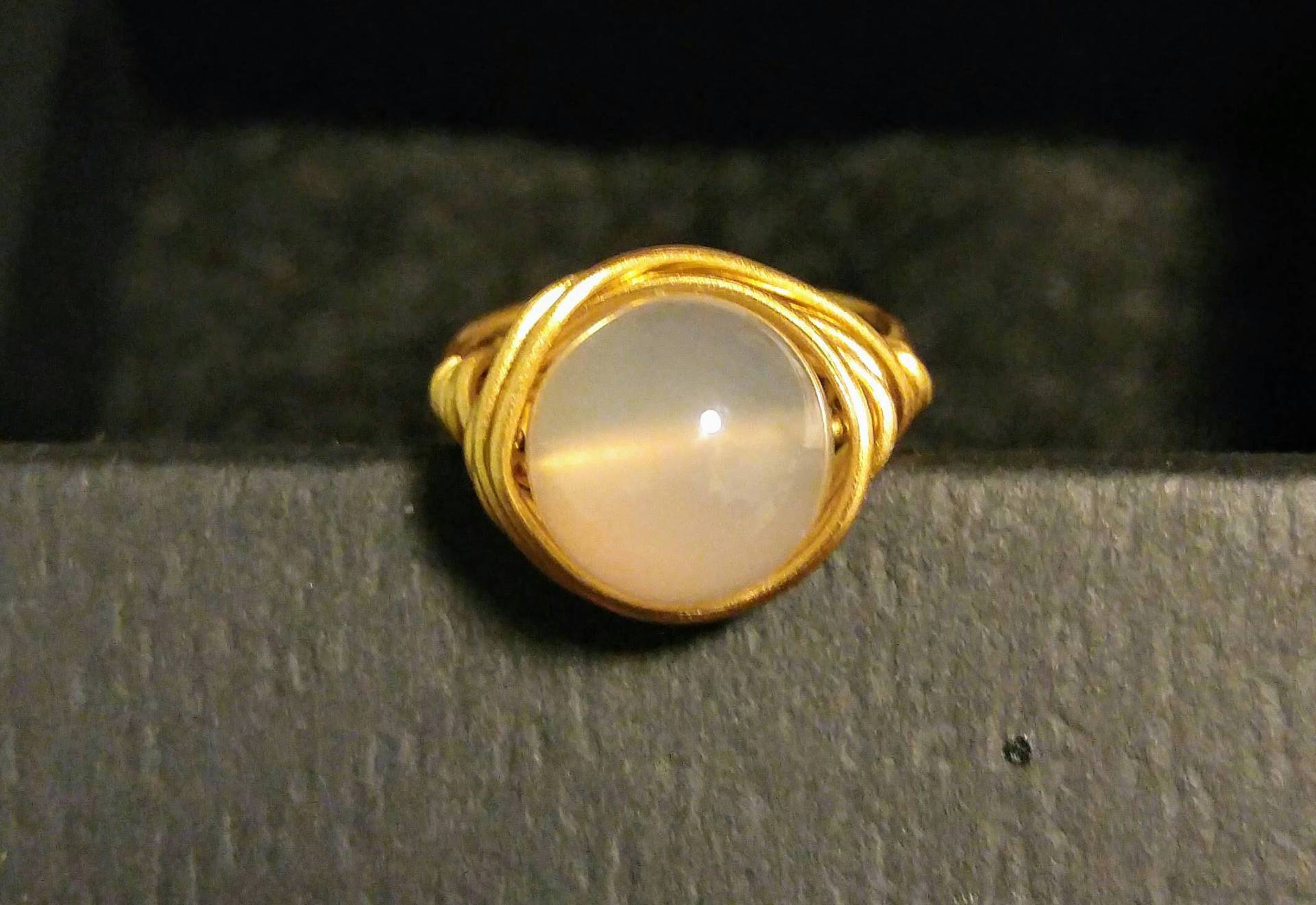 Opalith Gold Umwickelt Ring Opalith Gold Umwickelt Ring von GiaDaneDesigns