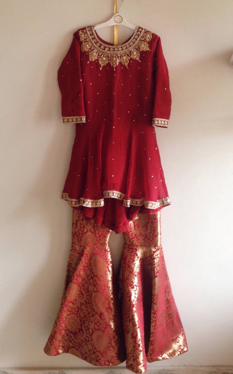 Custom Brokat Sharara & Handbesticktes Chiffon Schößchen Top - Made To Order Desi Outfit von GiaExquisiteIndian