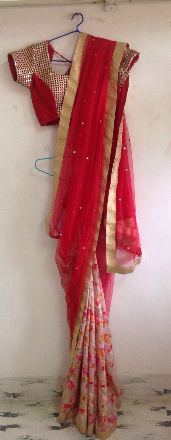 Floral Reiner Seiden Crepe & Roter Tüll Saree Mit Goldrand von GiaExquisiteIndian