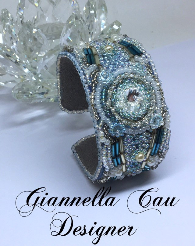 Armreif Azzurro Ricamato Perlen Stickerei Armreif Azzurro Ricamato Perlen Stickerei von GiannellaCauJewelry