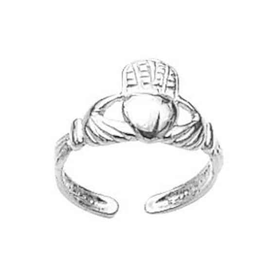 Eine Größe Passt Für Alle Sterling Silber Polierte Finish Claddagh Zehenring von GianniDeloro