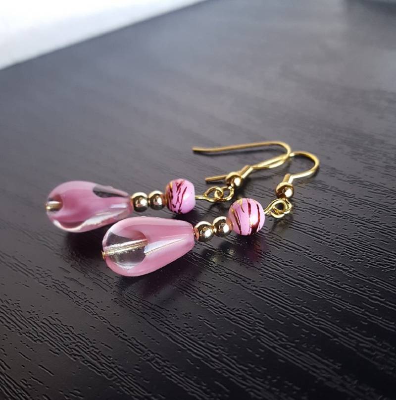 Rosa Und Klare Teardrop Glasperlen Acrylperlen Ohrringe Rosa Und Klare Teardrop Glasperlen Acrylperlen Ohrringe von GiantPurpleWhale