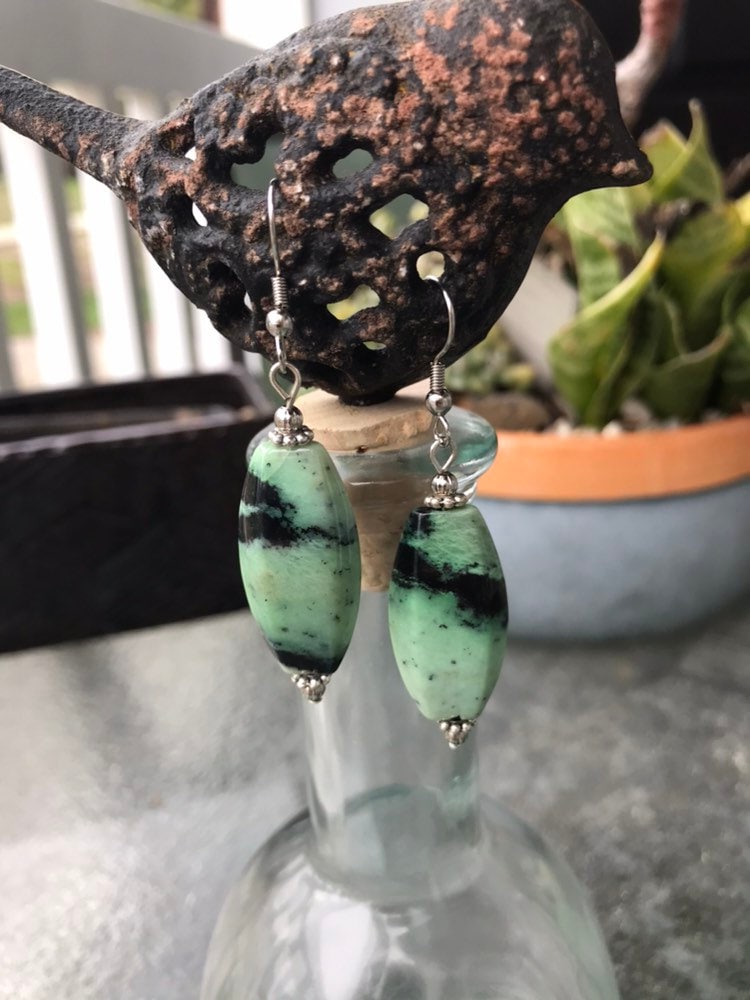 Grüne Und Schwarze Serpentin Ohrringe Grüne Und Schwarze Serpentin Ohrringe von GiftGalleria
