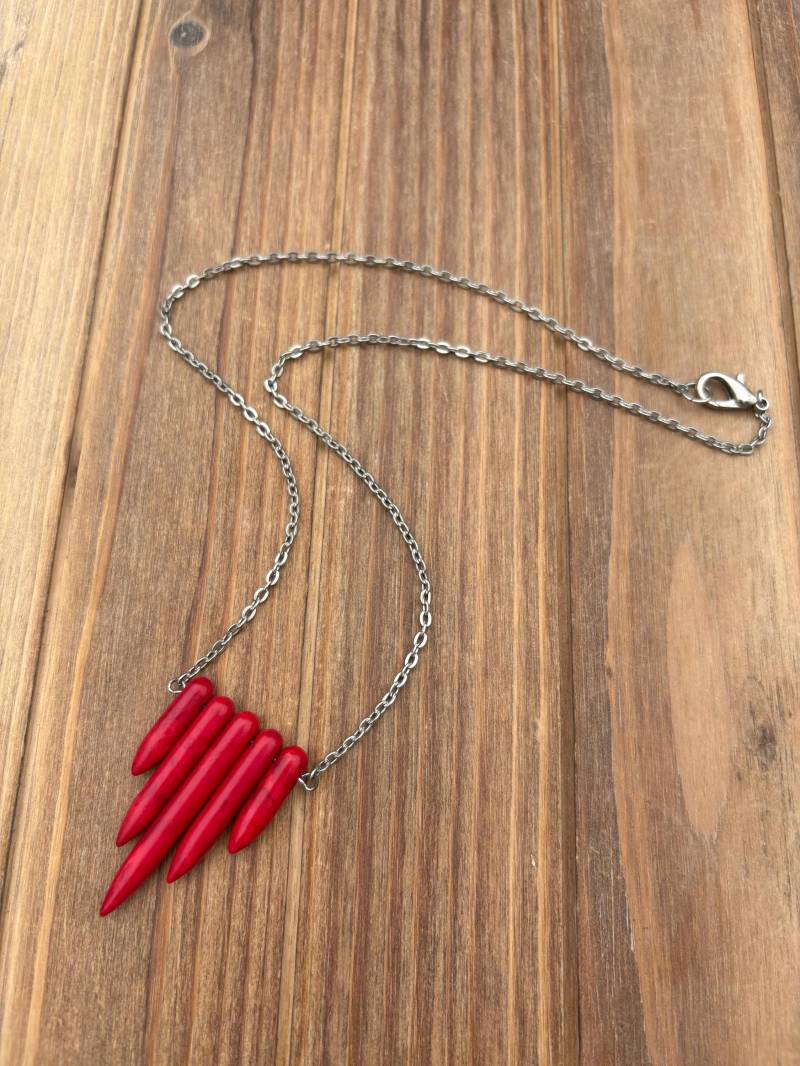 Rot Spike Und Silber Halskette Rot Spike Und Silber Halskette von GiftGalleria
