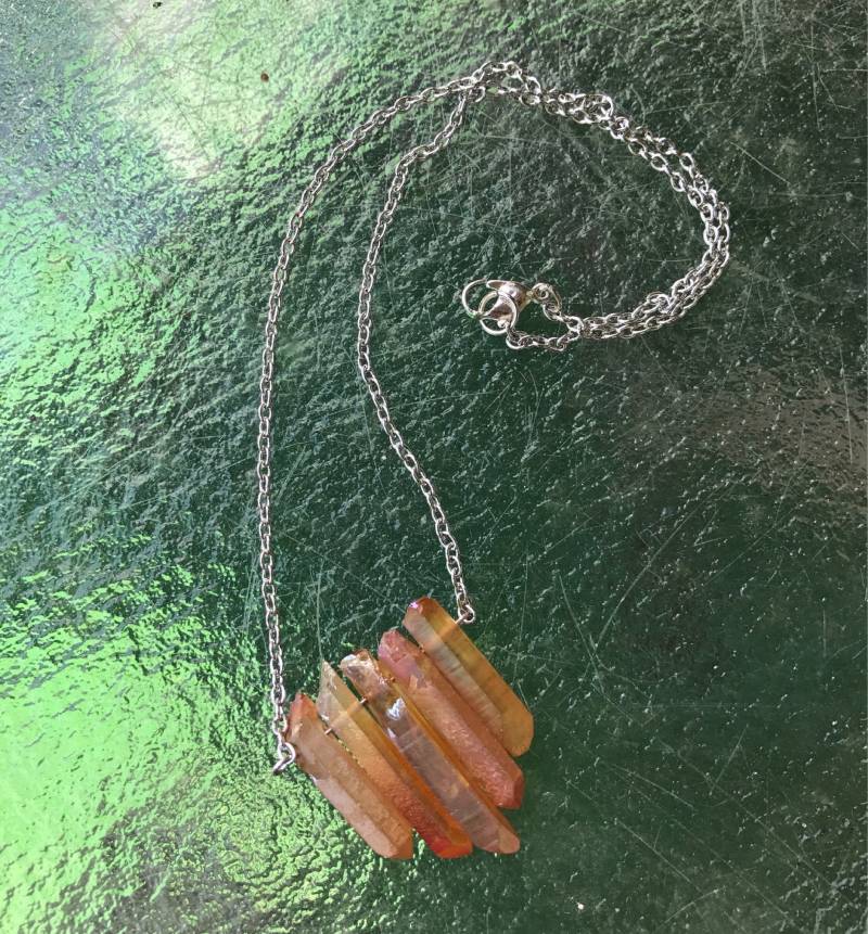 Schillernder Roher Kristall-Quarzorange Halskette von GiftGalleria