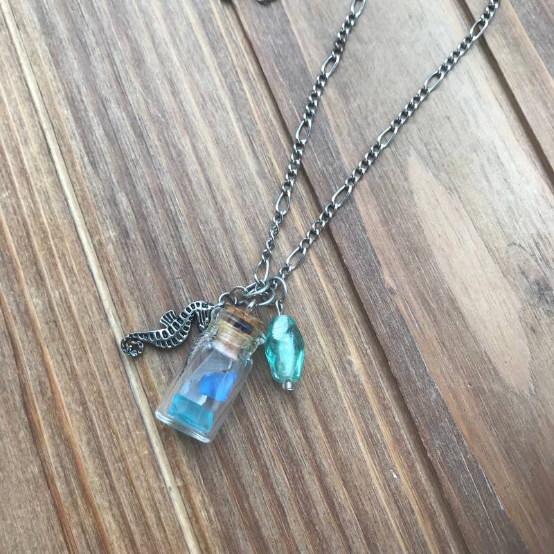 Seepferdchen Und Seeglas Flasche Halskette Seepferdchen Und Seeglas Flasche Halskette von GiftGalleria