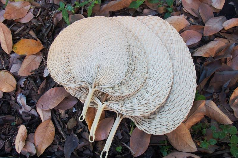 Webfächer - Palmenblatt Handfächer Wabi Sabi Dekor, Hochzeits Souvenir Minimal Wandbehang Sommer Einzelstück Wand Dekor Herz von GiftGoGreen