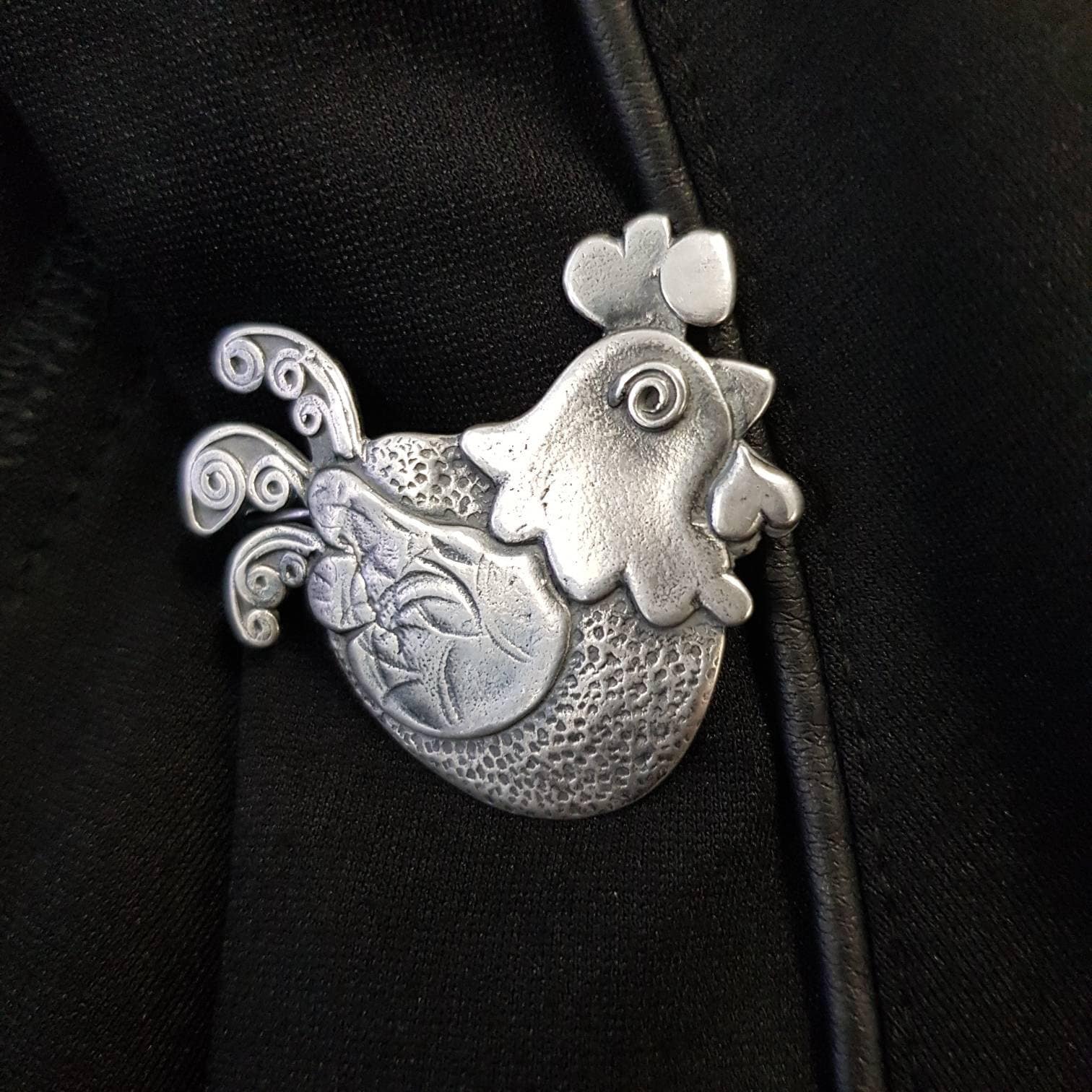 Henne, Die Goldene Eier Legt, Hahn Oder Silbernes Huhn, Anhängerbrosche Aus Massivem 925Er Sterlingsilber, Mos Hen, La Gallina Turuleta Henne, Die Goldene Eier Legt, Hahn Oder Silbernes Huhn, Anhängerbrosche Aus Massivem 925Er Sterlingsilber, Mos Hen, La Gallina Turuleta von GiftsJewelryHandmade
