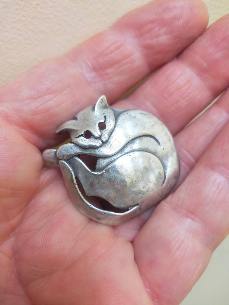 Katzenbrosche Und -Anhänger, Cat By Franz Marc, Handgefertigter Schmuck, Niedliche Katze Aus Massivem Sterlingsilber, Katzenmaskottchen Katzenbrosche Und -Anhänger, Cat By Franz Marc, Handgefertigter Schmuck, Niedliche Katze Aus Massivem Sterlingsilber, Katzenmaskottchen von GiftsJewelryHandmade