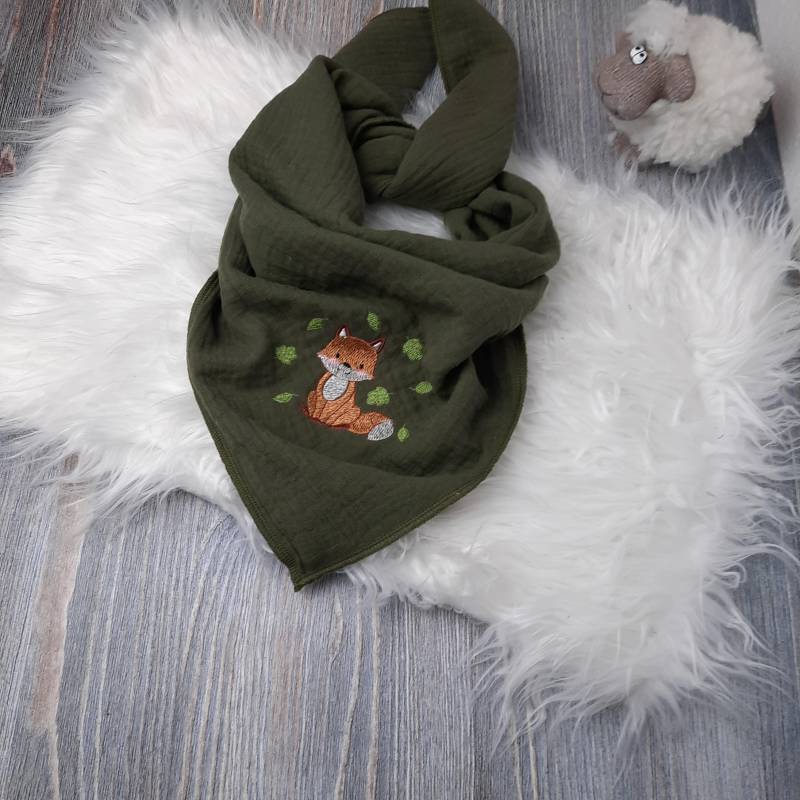 Musselintuch Für Kinder in Oliv Mit Fuchs Bestickt. Auch Personalisierbar von GiftsbyFarbenspiel