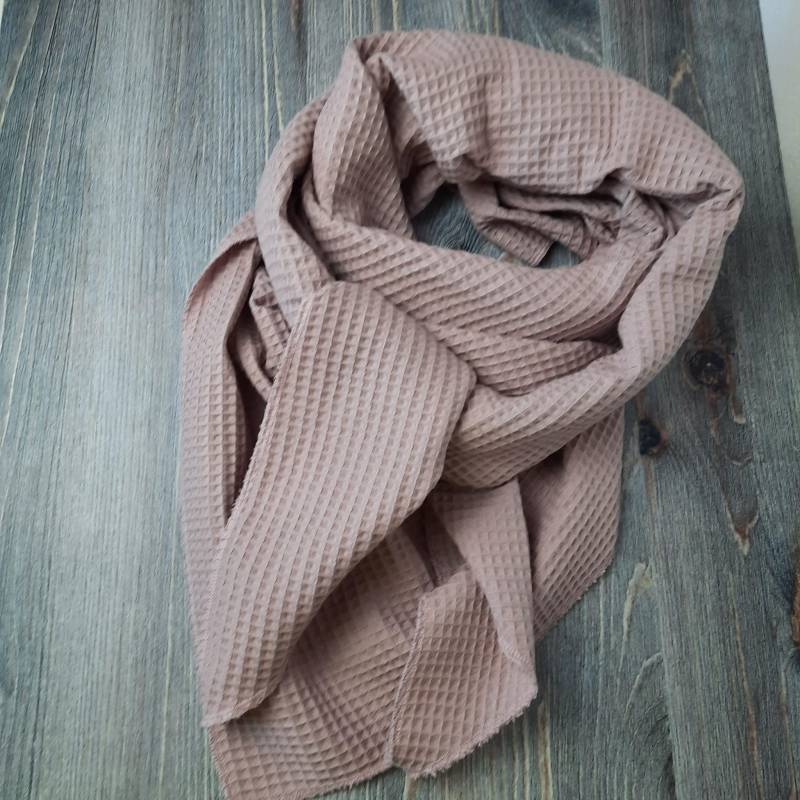 xxl Dreieckstuch Aus Waffelpique in Altrosa Der Neue Modetrend 2025, Superleicht Und Kuschelig von GiftsbyFarbenspiel