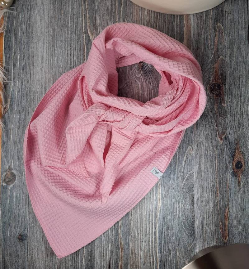 xxl Dreieckstuch Aus Waffelpique in Rosa Der Neue Modetrend 2024, Superleicht Und Kuschelig von GiftsbyFarbenspiel