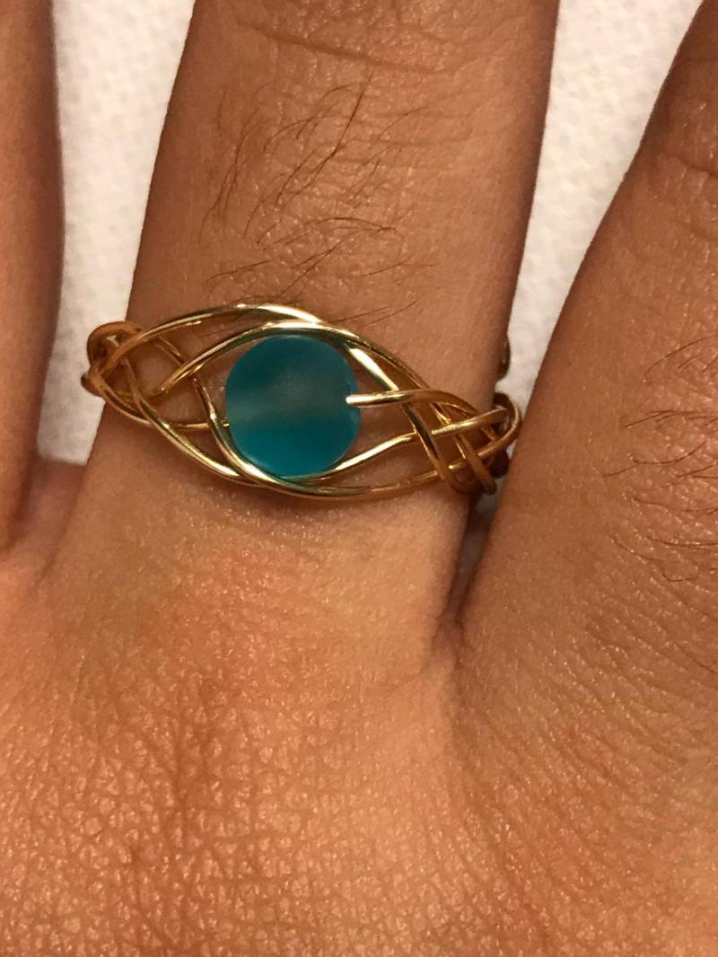 Blau Seeglas Gold Fill Drahtgewebe Ring Einstellbare Blau Seeglas Gold Fill Drahtgewebe Ring Einstellbare von GiftsbyKarenM