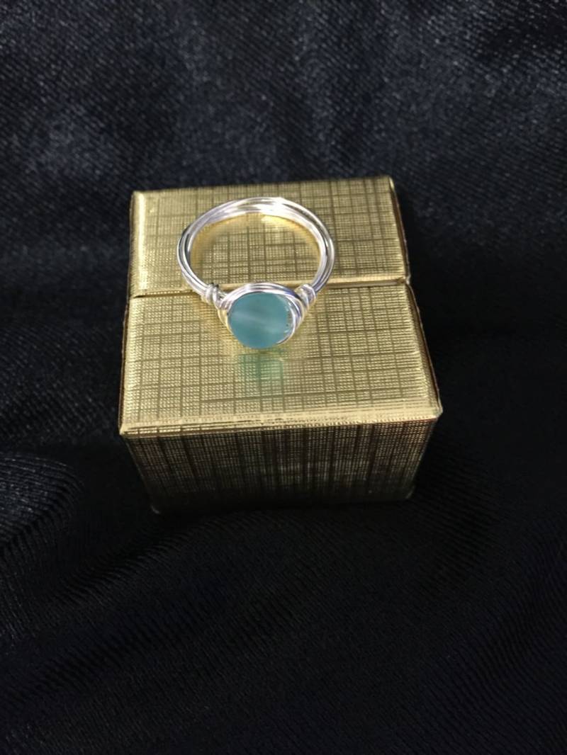 Blauer Draht Gewickelt Ring Blauer Draht Gewickelt Ring von GiftsbyKarenM