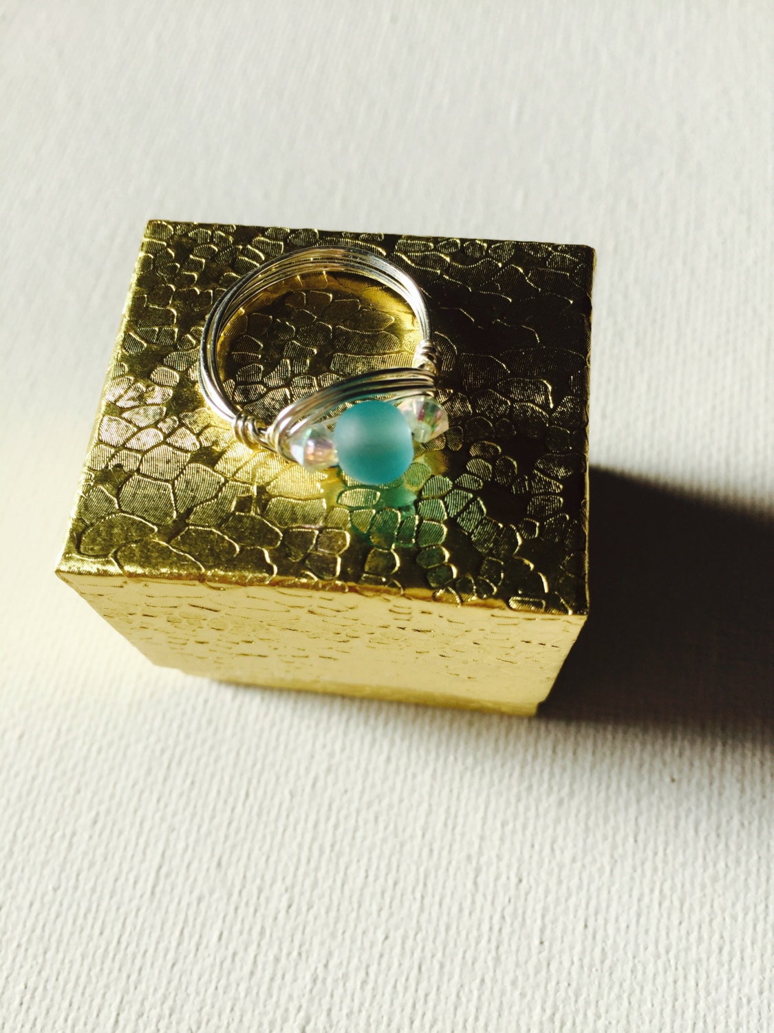 Blaue Seeglas Silberdraht Ring Mit Kristall Perlen Blaue Seeglas Silberdraht Ring Mit Kristall Perlen von GiftsbyKarenM