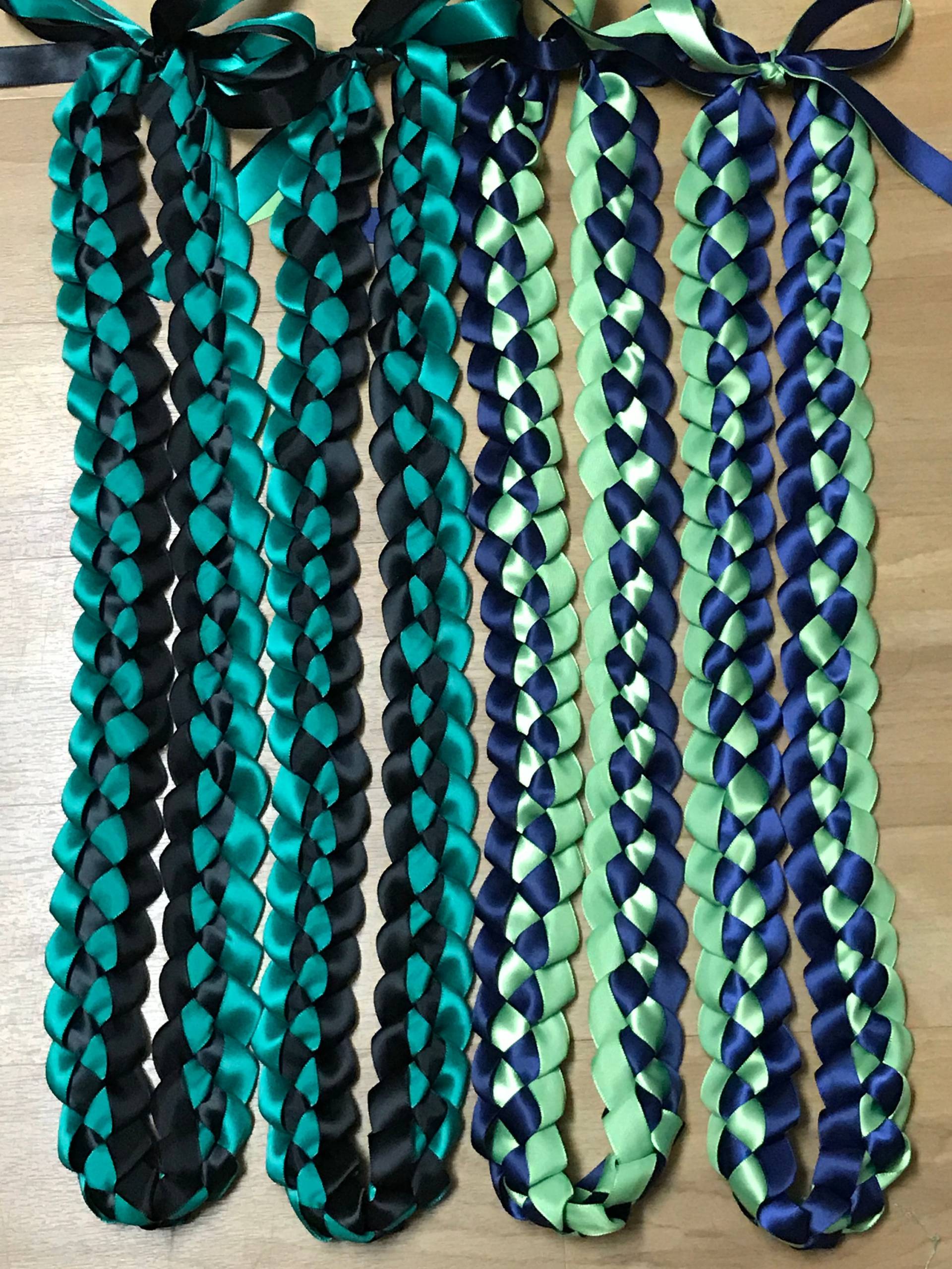 Hawaii Zweifarbiges Satinband Graduation Lei Hawaii Zweifarbiges Satinband Graduation Lei von GiftsbyKarenM