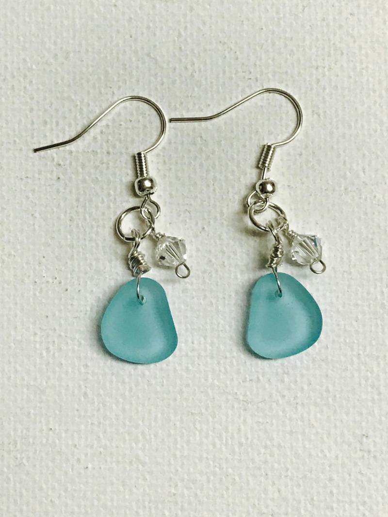 Seeglas Ohrringe Mit Glaskristall Perle Seeglas Ohrringe Mit Glaskristall Perle von GiftsbyKarenM