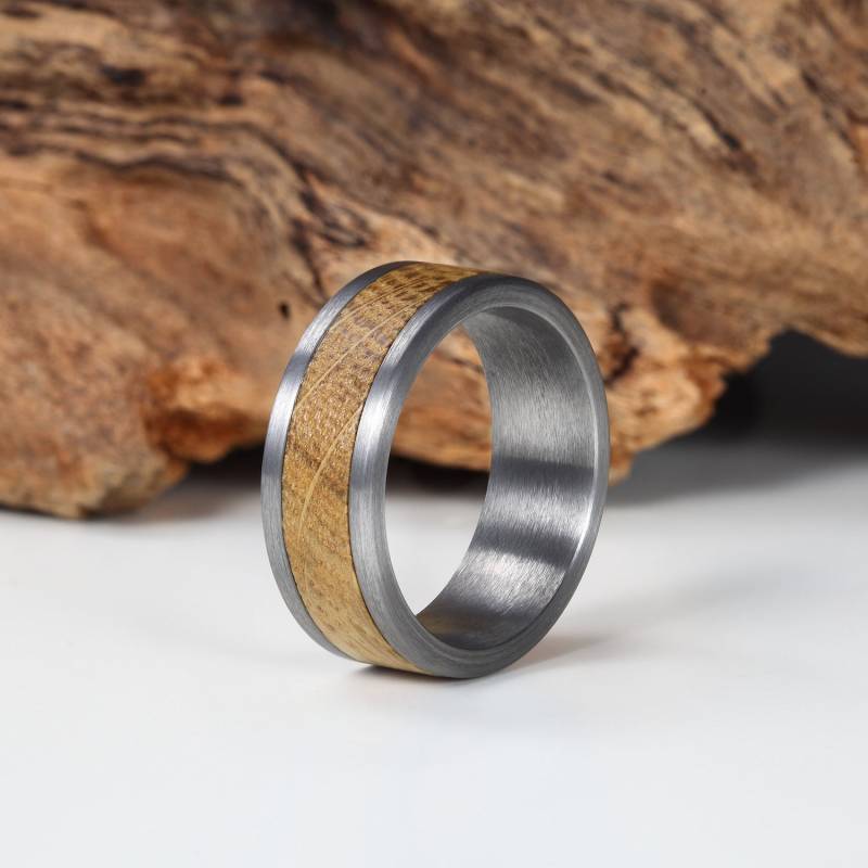 Wolfram Holzring, Whisky Fass Holz Wolfram, Hochzeitsband 8 Mm, Holzringe Für Männer, Holz - Und Metallring, Aus Gebürstetem Silber von GiftsforallDesign