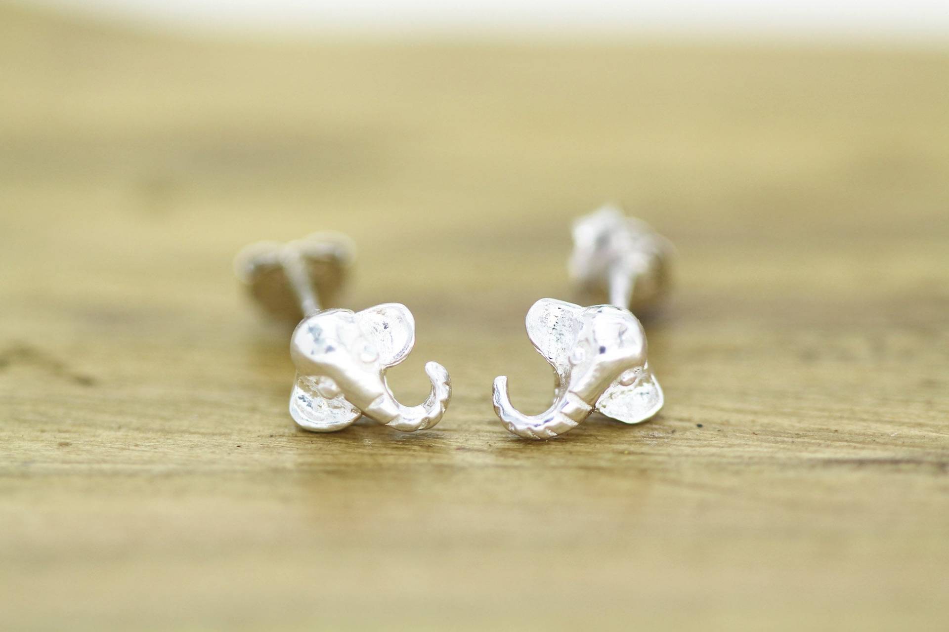 Elefant Ohrringe Geschenk Für Sie, Sterling Silber Zierliche Winzige Süße Ohrstecker Frauen Mädchen Kinder Freundschaft von GifttreeShop