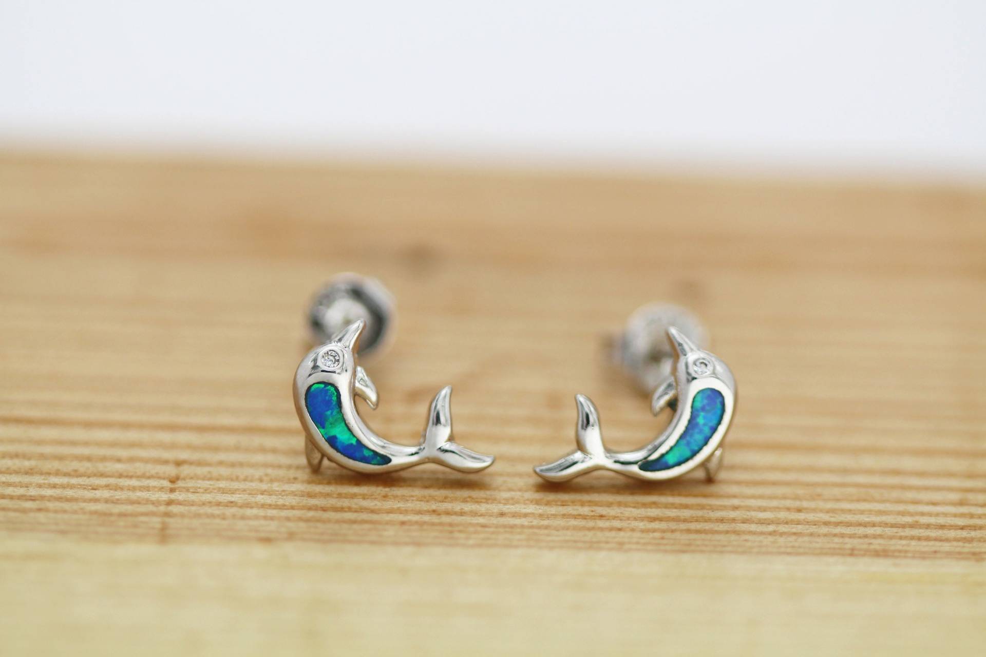 sterling Silber Ohrringe Für Frauen, Delfin Ohrringe, Tier Ohrstecker Mädchen, Zierliche Kleine Blaue Opal Geburtstagsgeschenk von GifttreeShop