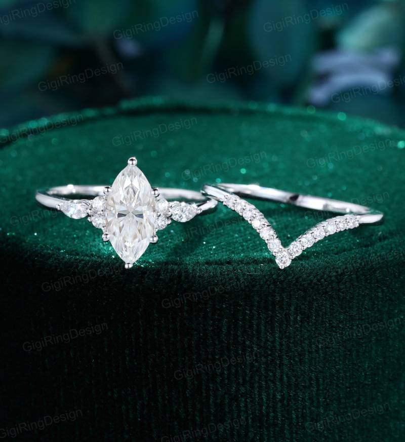 Weißgold Verlobungsring Set Einzigartige Marquise Moissanit Vintage Diamant Ring Braut Versprechen Jahrestag von GigiRingDesign