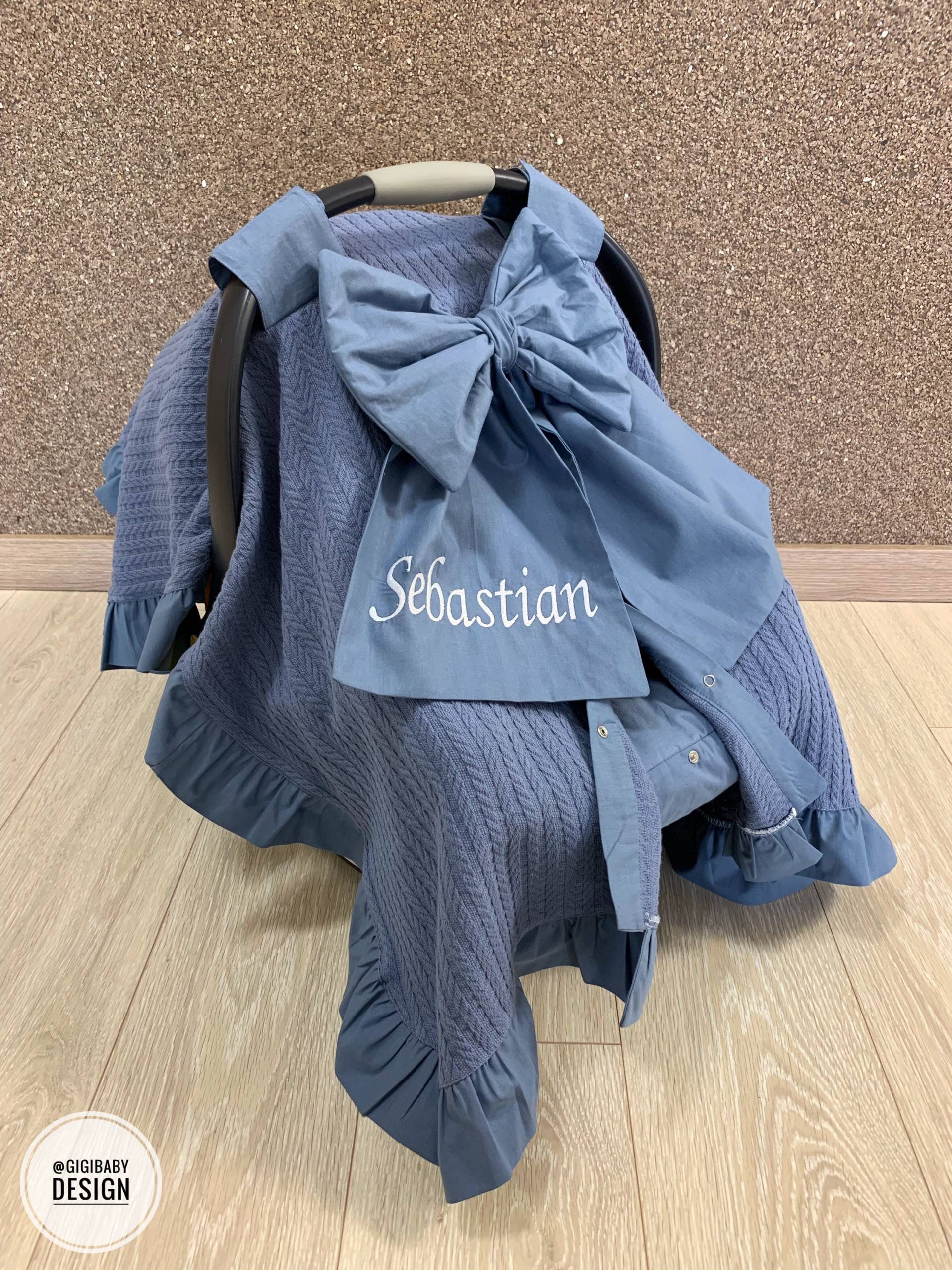 Auto Sitzbaldachin Bezug Baby Boy Jeans Blau Pique Mit Rüschen Und Schleife, Personalisierte Carseat Cover von Gigibabydesign