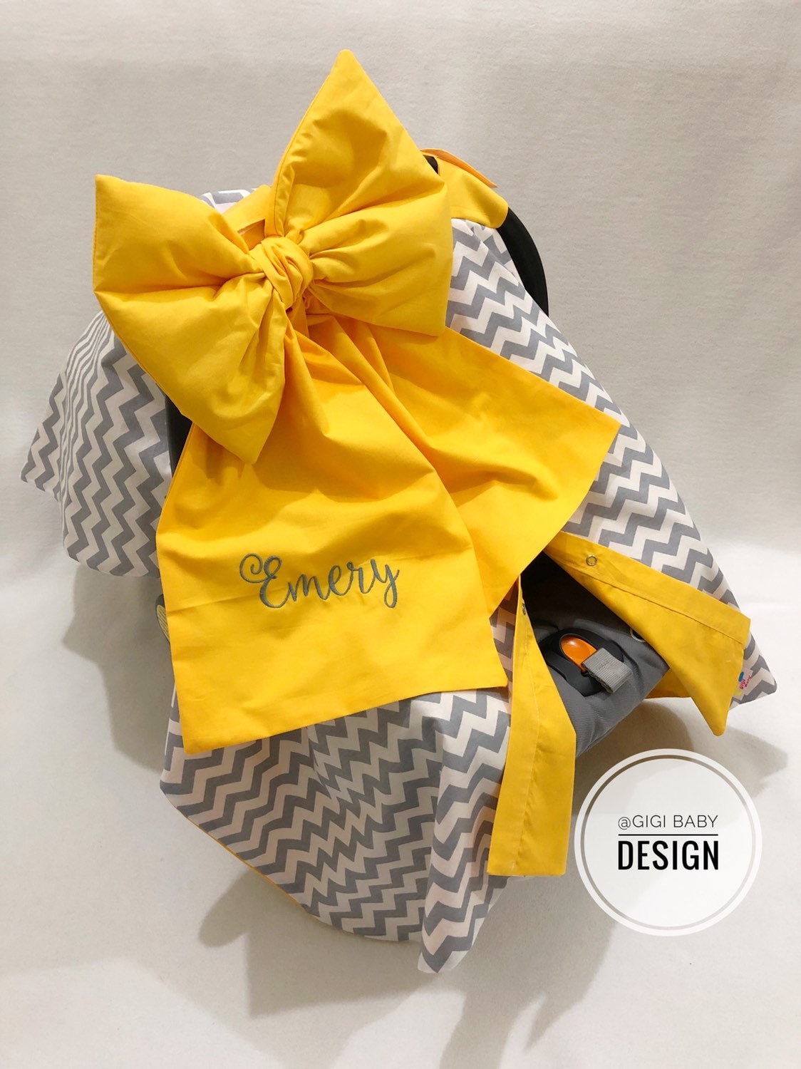 Gelb Und Grau Chevron Autositzbezug Personalisiert Mit Großer Schleife von Gigibabydesign