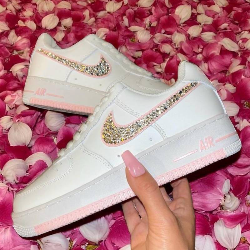 Air Force 1 One Rosa Mit Strasssteinen Air Force 1 One Rosa Mit Strasssteinen von GigidesignSnkrs