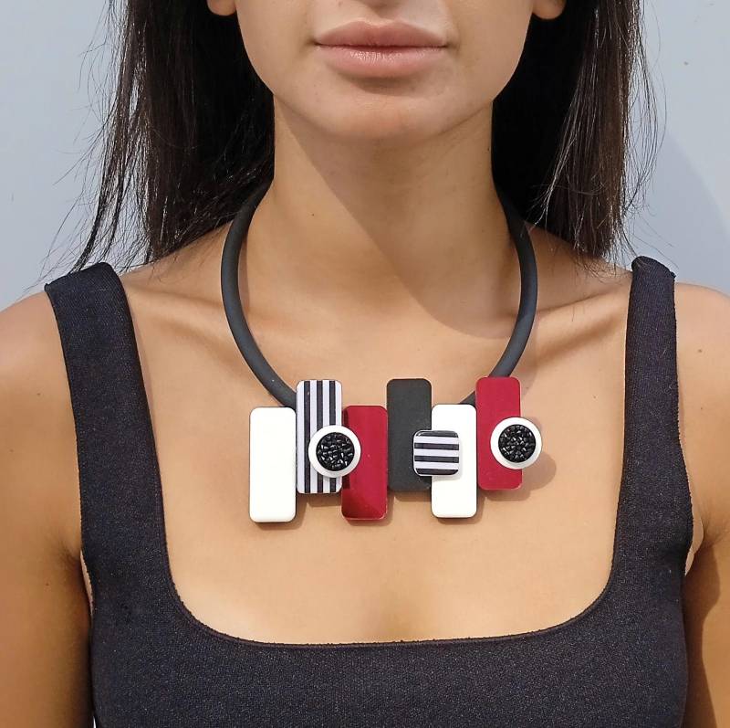 Rote Halskette, Schwarz Rote Statement Halskette Für Frauen von GilPashutDesigns