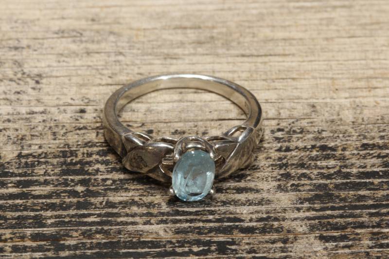 Vintage Avon Sterling Silber Blautopas Ring - Größe 6 von GildedAgeJewels