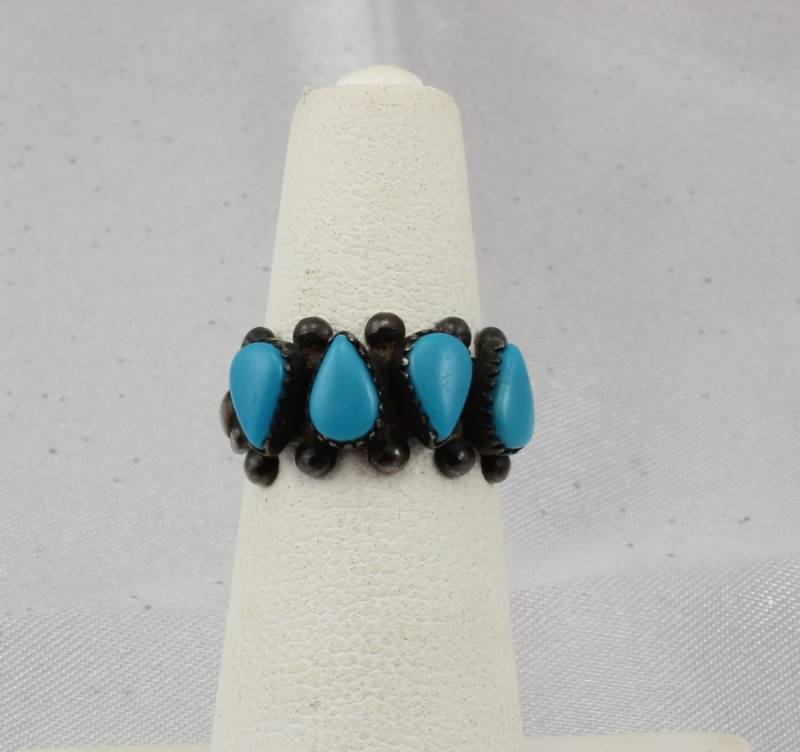 Vintage Southwestern Sterling Silber Türkis Petit Point Ring von GildedAgeJewels