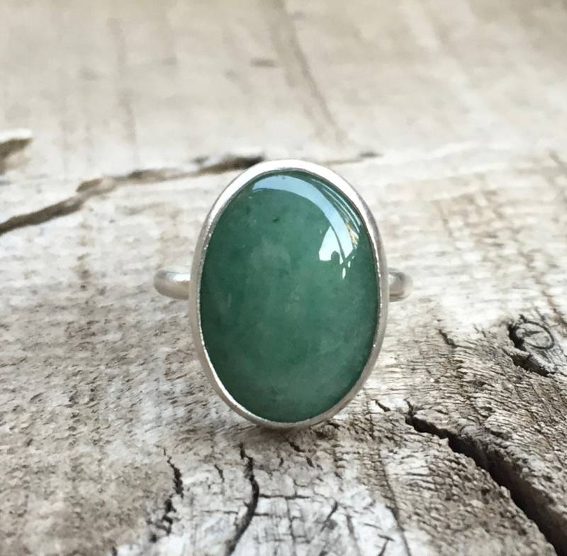 Eleganter Ovaler Smaragdgrüner Aventurin Statementring in Sterlingsilber | Grüner Edelstein Ring Silber Solitär-Ring von GildedBug