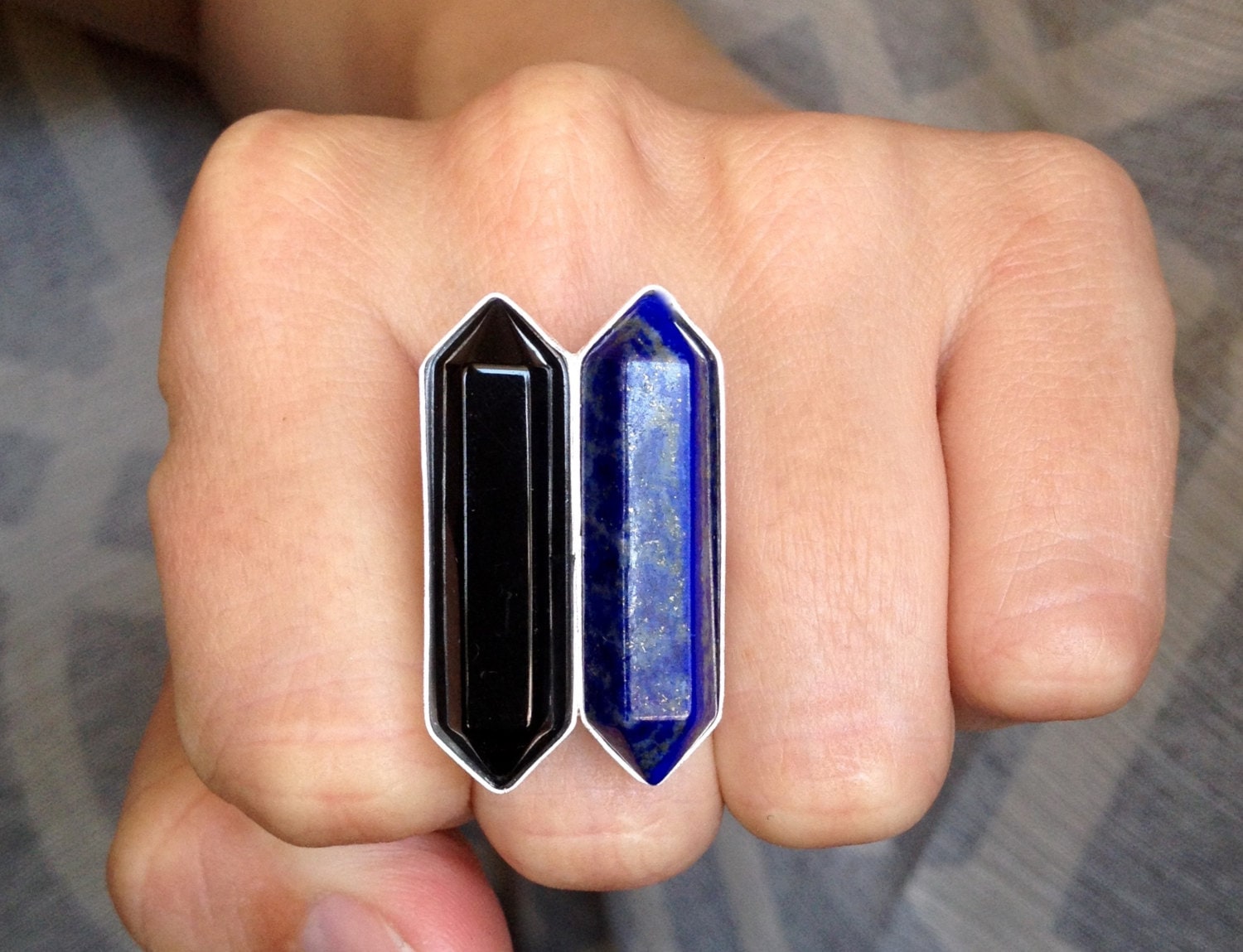 Glam Rock Hexagon Schwarzer Achat Lapis Zauberstab Doppelterminierte Spitze Sterling Silber Ring | Statement Wippe Goth Edgy Glam Rock Hexagon Schwarzer Achat Lapis Zauberstab Doppelterminierte Spitze Sterling Silber Ring | Statement Wippe Goth Edgy von GildedBug