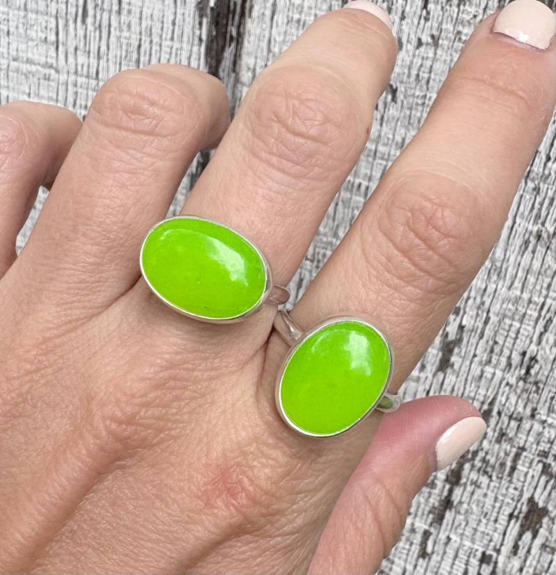 Groß Oval Neon Grün Jadeit Sterling Silber Ring | Auf Bestellung Grüner Stein Jade Boho 90Er Jahre Schmuck von GildedBug