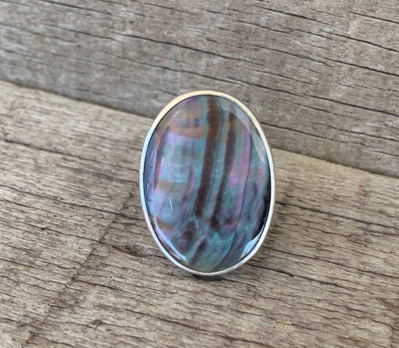 Groß Oval Schwarz Lila Und Rosa Perlmutt Sterling Silber Ring | Meerjungfrau Schmuck Boho Birnenring Juni Geburtsstein Schwarzer Stein von GildedBug
