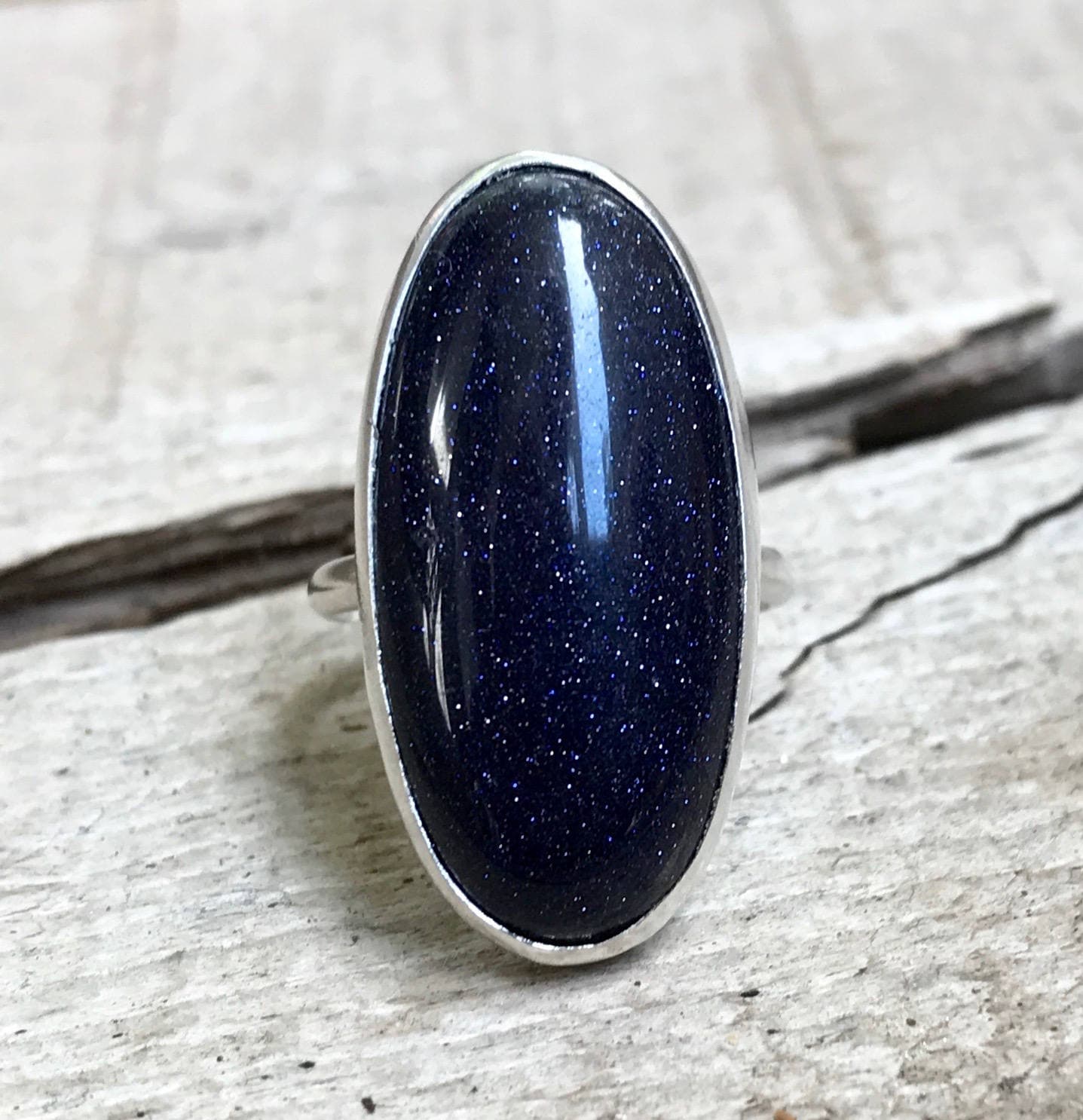 Großer Ovaler Blauer Funkelnder Sandstein-Statement-Ring Aus Sterlingsilber | Blauer Sandstein Ring Silber Boho Wippe Funkelnder Stein Großer Ovaler Blauer Funkelnder Sandstein-Statement-Ring Aus Sterlingsilber | Blauer Sandstein Ring Silber Boho Wippe Funkelnder Stein von GildedBug
