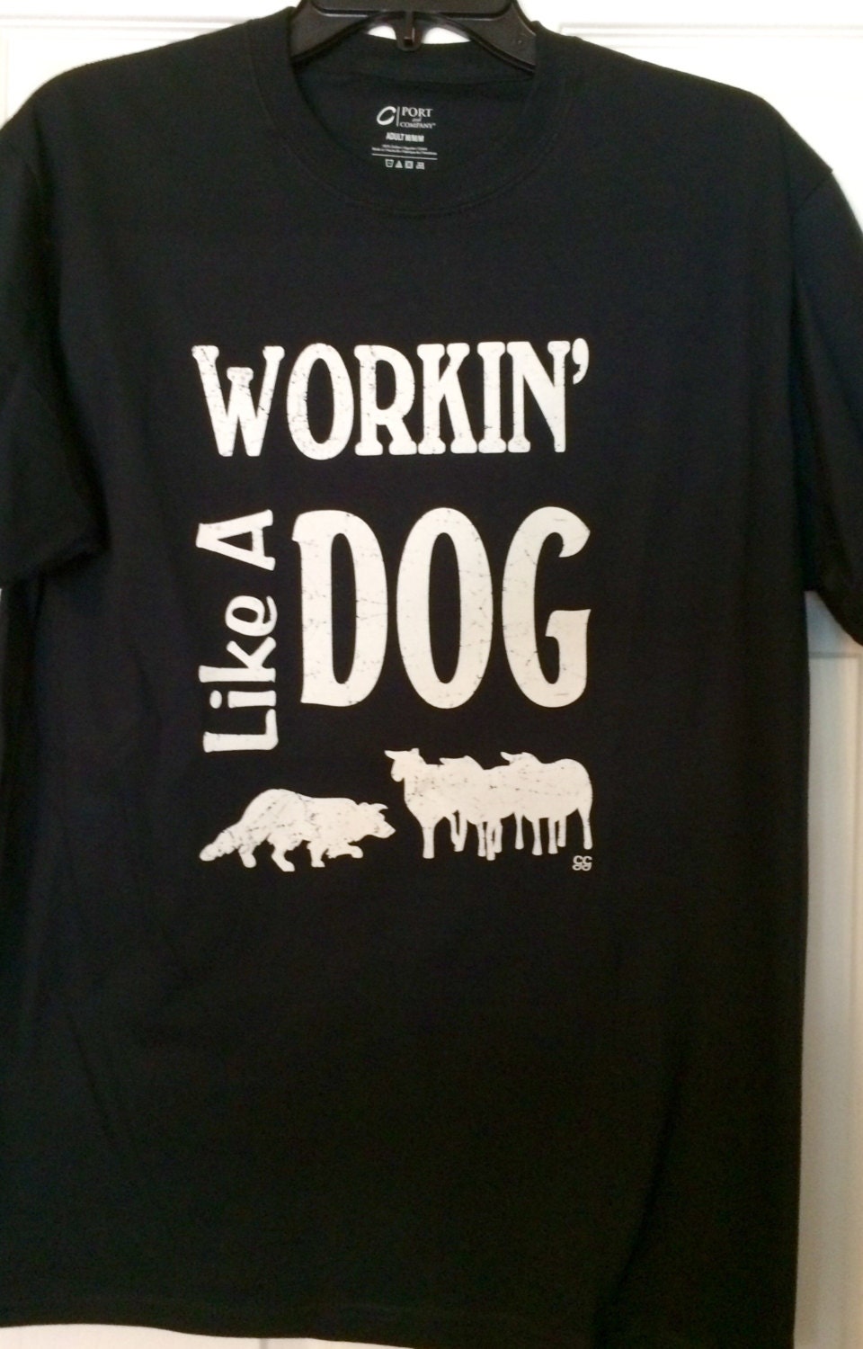 Das Tolle Border Collie "Workin Like A Dog' Ist in Meiner Benutzerdefinierten Leicht Bedrückten Grafik Zu Sehen Das Tolle Border Collie "Workin Like A Dog' Ist in Meiner Benutzerdefinierten Leicht Bedrückten Grafik Zu Sehen von GildedGarments