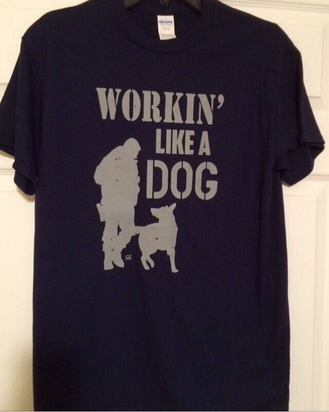 K-9 Polizeihund Im Job K-9 Polizeihund Im Job von GildedGarments