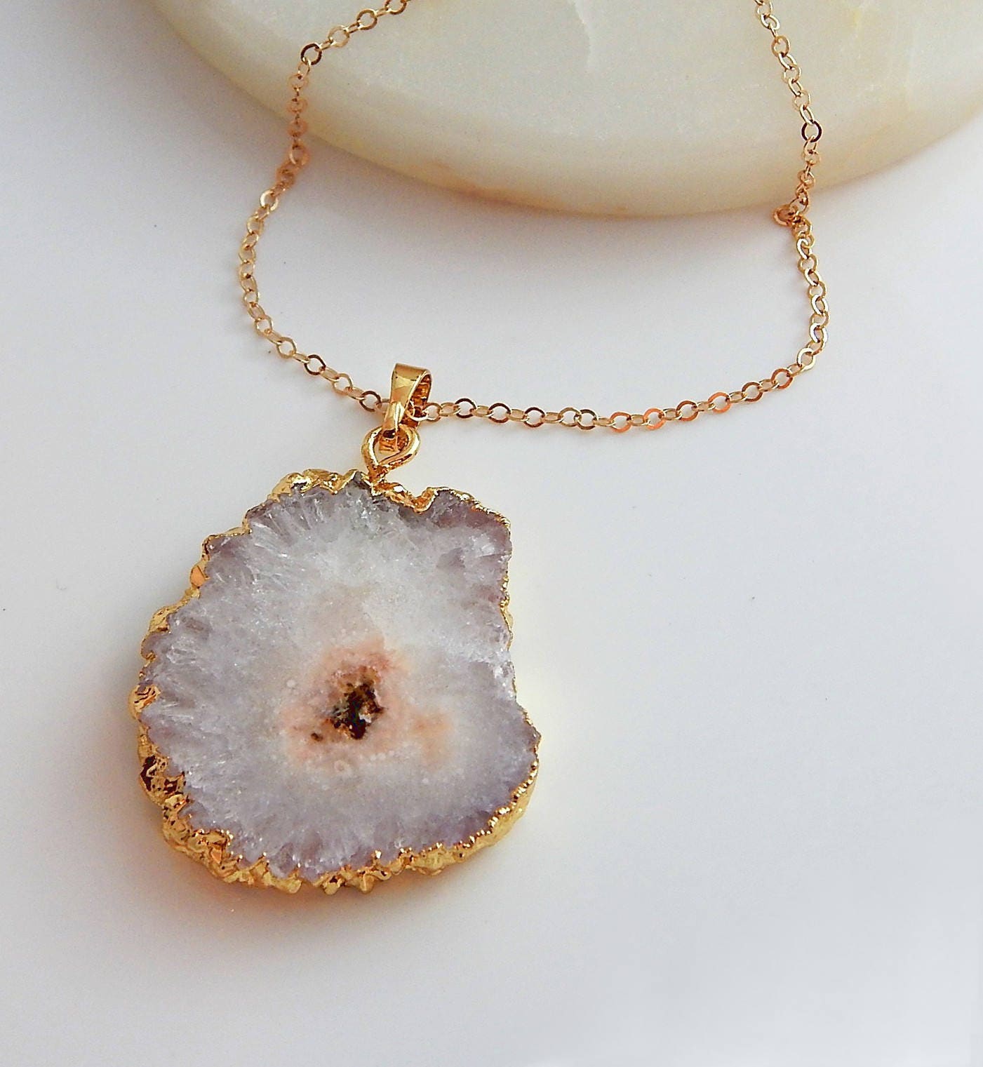 Solar Quarz Anhänger 14K Gold Filled Kette, Kristall Statement Piece Solar Quarz Anhänger 14K Gold Filled Kette, Kristall Statement Piece von GildedSapphireStudio