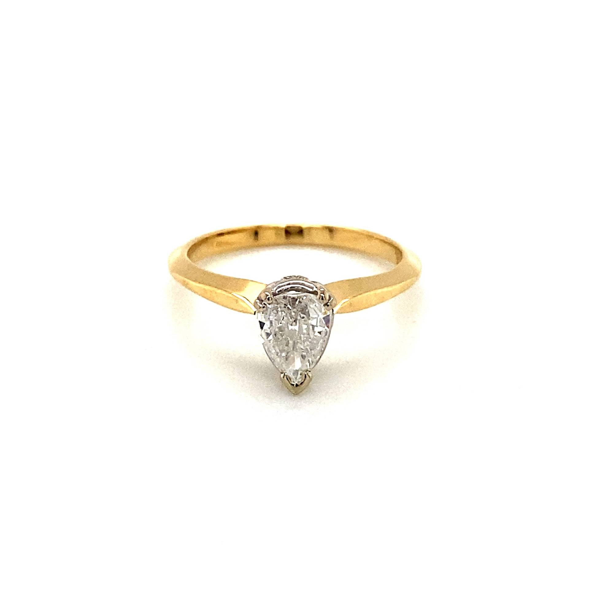 Vintage 1980Er 14K Gelbgold Birnenform Diamant Solitär Verlobungsring .70Ct von GildedTimes