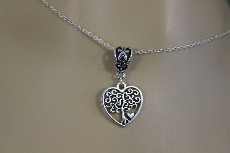 Halskette „Baum Des Lebens Im Herzen Unter Unendlichen Labyrinthen" von GillWellsCreations