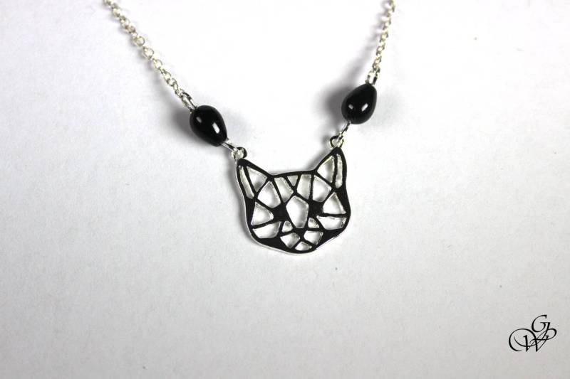 Halskette „Kleines Origami-Katzengesicht Mit Schwarzen Perlen" von GillWellsCreations