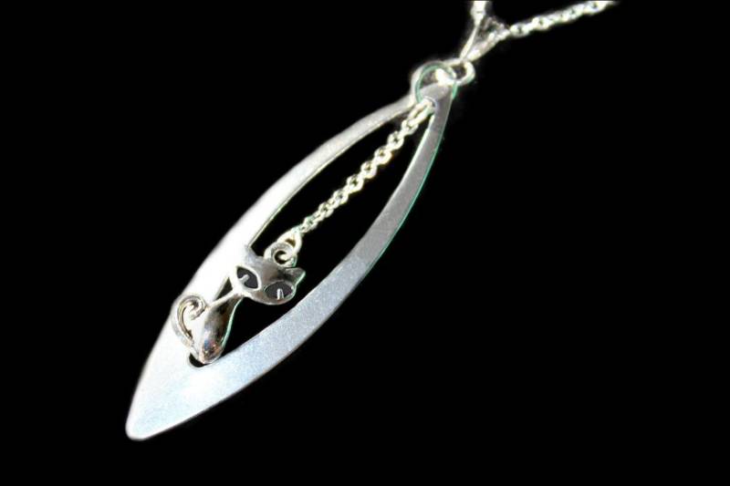 Silberne Katze Stahl Ove Halskette, Kleine Kaninchen Juwel, Tier Geschenk von GillWellsCreations