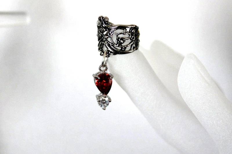 Vintage Granat-Herz Und Diamant-Topas Der Ohrmanschette von GillWellsCreations