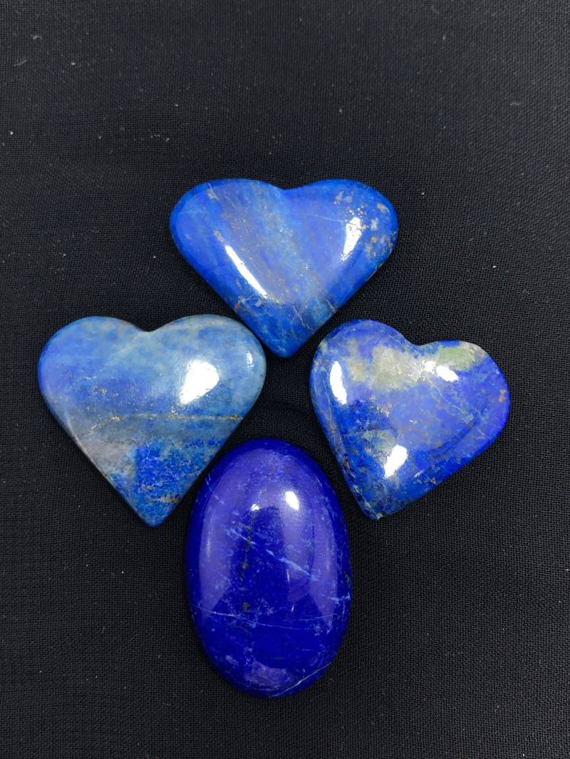 Wunderschöne Blaue Lapis Lazuli Anhänger in Herzform von GillaniGemsStone