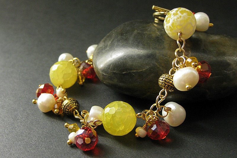 Edelstein Armband Aus Lemon Achat, Citrin Kristallen Und Süsswasserperle - Limited Edition. Handgefertigtes Armband von Gilliauna